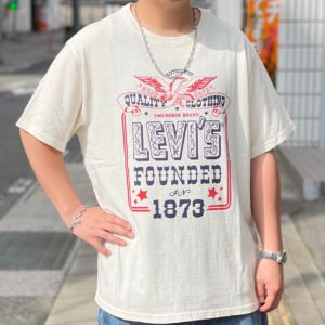 LEVI’S リラックスフィット Tシャツ